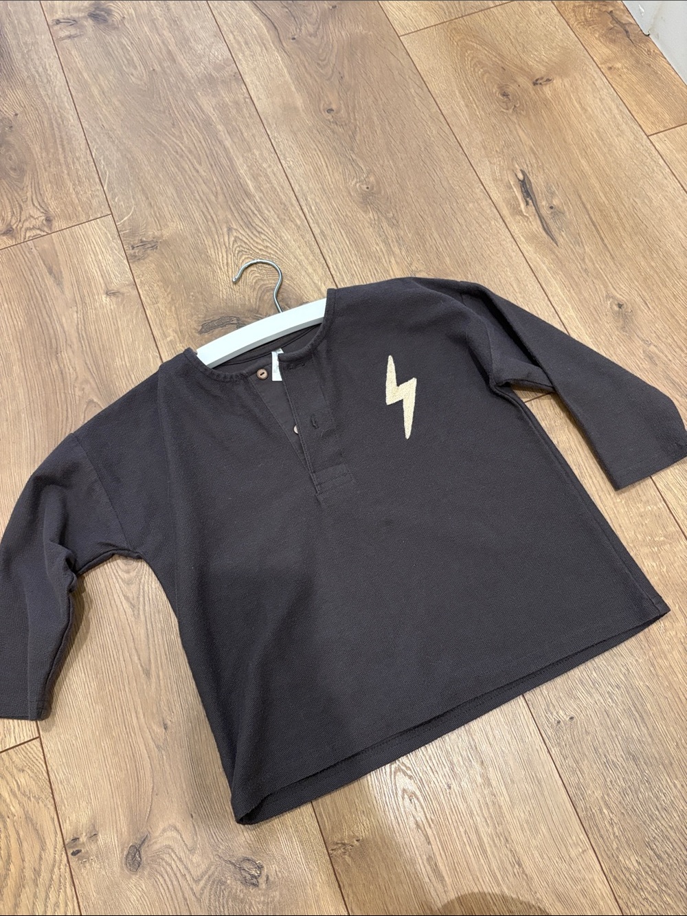 Kids dark Long-Sleeve Top with Lightning Bolt